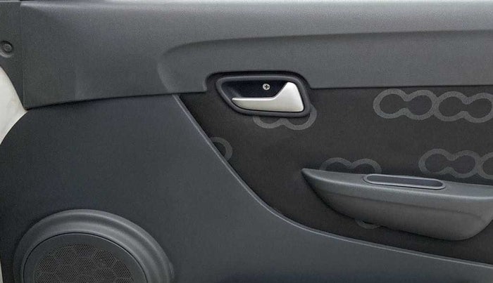 2014 Maruti Alto 800 LXI, Petrol, Manual, 14,850 km, Driver Side Door Panels Control