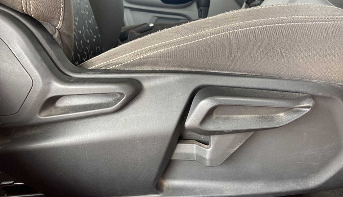 2020 Tata Tiago XZA PLUS DUAL TONE PETROL, Petrol, Automatic, 33,483 km, Driver Side Adjustment Panel