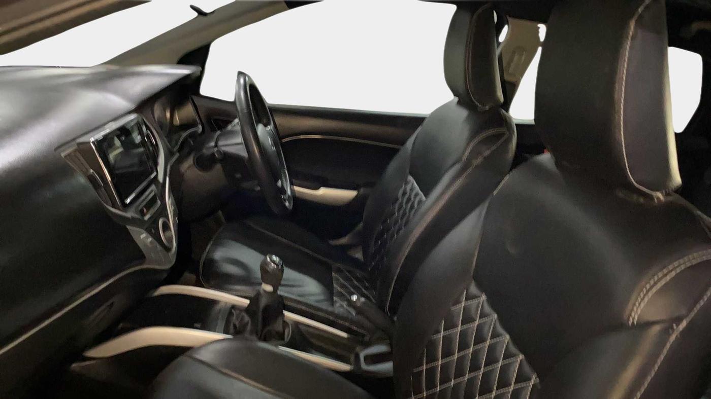 2016 Maruti Baleno ALPHA PETROL 1.2, Petrol, Manual, 60,229 km, Right Side Front Door Cabin