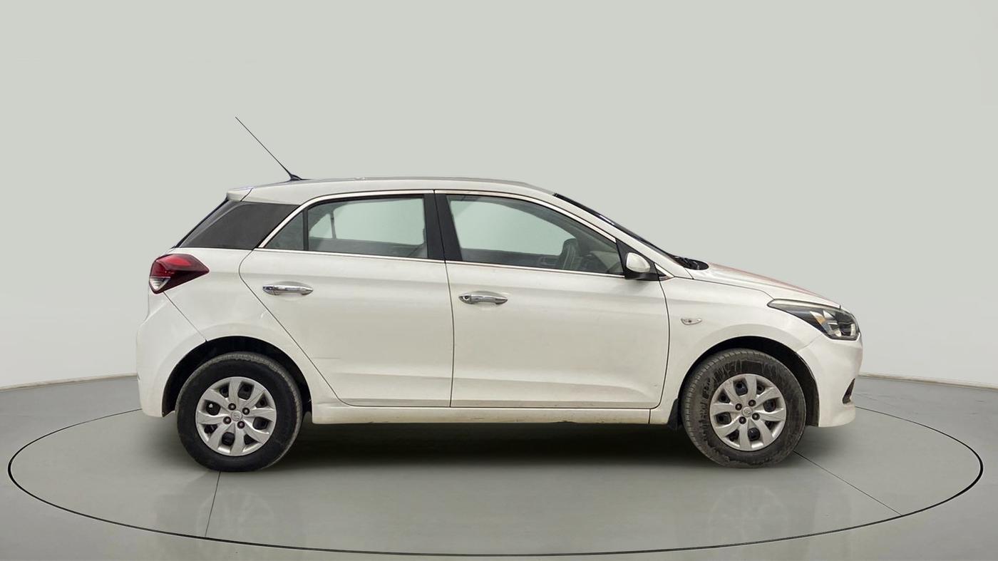 2015 Hyundai Elite i20 MAGNA 1.2, Petrol, Manual, 67,100 km, Right Side View