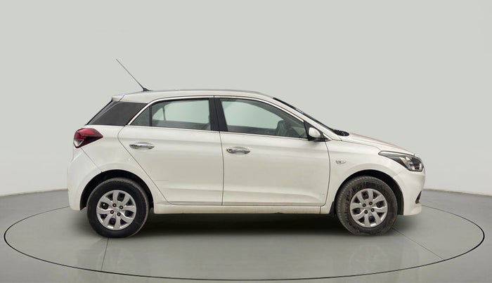 2015 Hyundai Elite i20 MAGNA 1.2, Petrol, Manual, 67,100 km, Right Side View