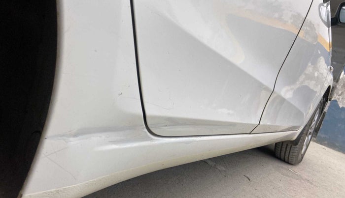 2015 Hyundai Elite i20 MAGNA 1.2, Petrol, Manual, 67,100 km, Right running board - Slightly dented