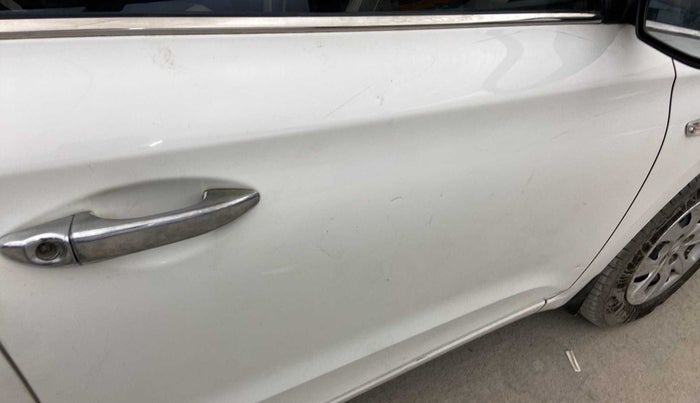 2015 Hyundai Elite i20 MAGNA 1.2, Petrol, Manual, 67,100 km, Driver-side door - Slightly dented