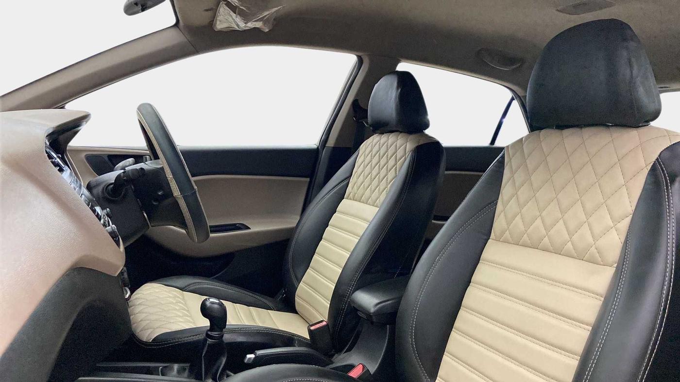 2015 Hyundai Elite i20 MAGNA 1.2, Petrol, Manual, 67,100 km, Right Side Front Door Cabin