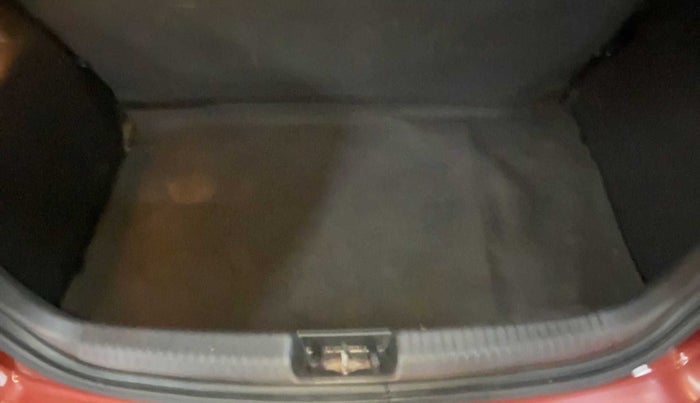 2013 Hyundai i20 MAGNA 1.4 CRDI, Diesel, Manual, 47,864 km, Boot Inside