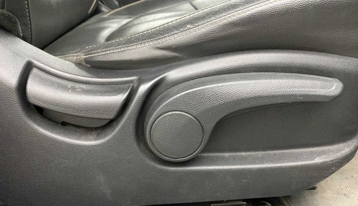 2017 Hyundai Creta SX (O) 1.6 DIESEL, Diesel, Manual, 96,121 km, Driver Side Adjustment Panel