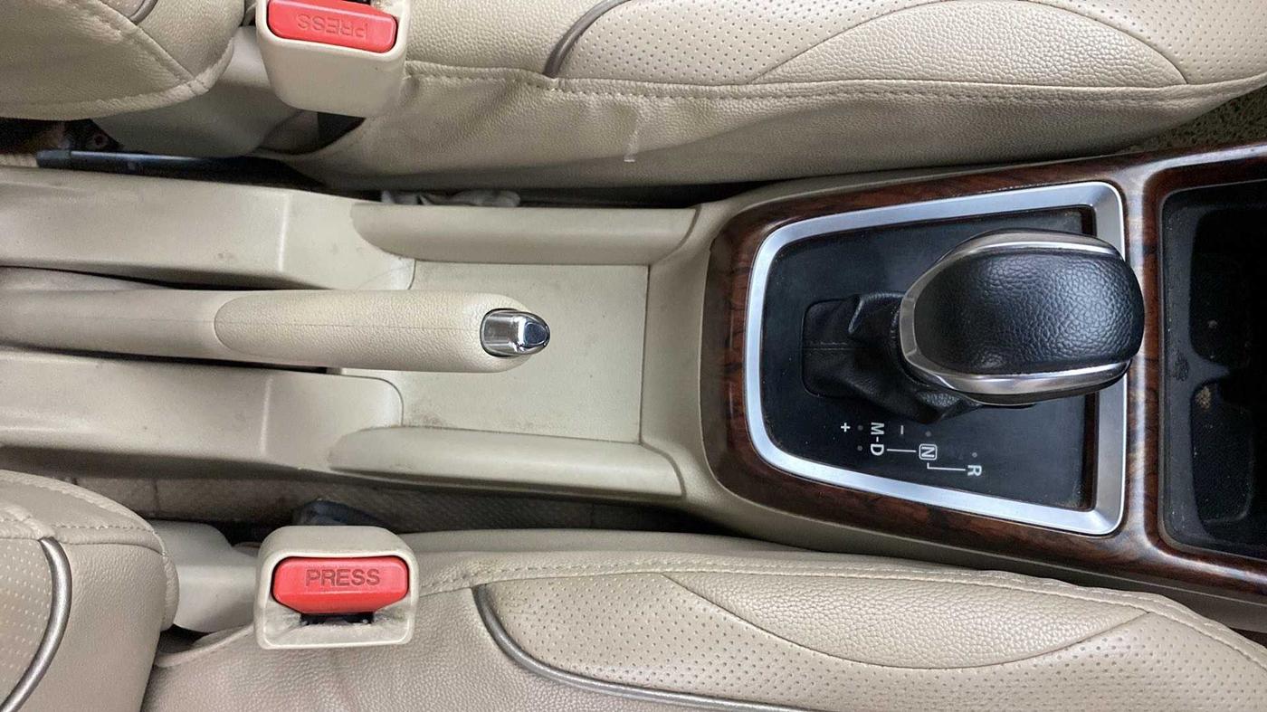 2017 Maruti Dzire VDI AMT, Diesel, Automatic, 95,453 km, Gear Lever
