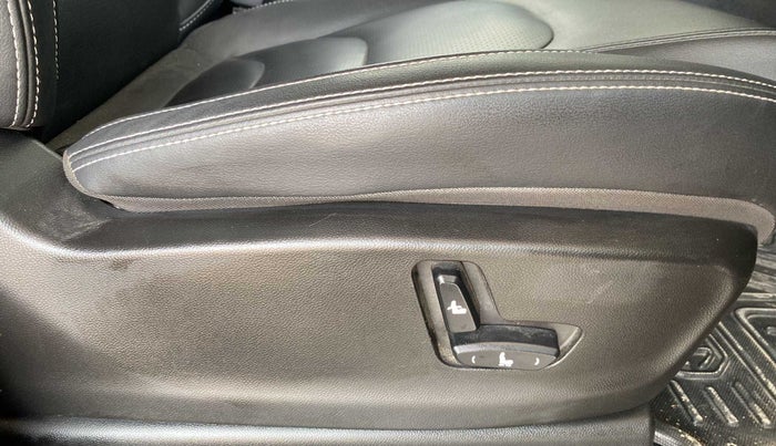 2020 MG HECTOR SHARP 1.5 DCT PETROL, Petrol, Automatic, 35,964 km, Driver Side Adjustment Panel