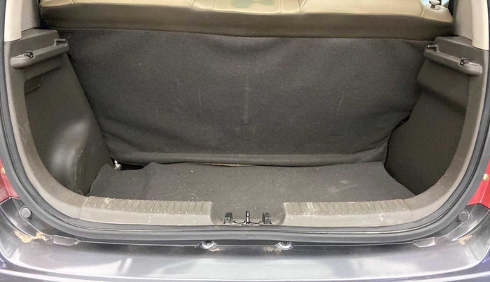 2013 Hyundai i10 MAGNA 1.1, Petrol, Manual, 53,297 km, Boot Inside