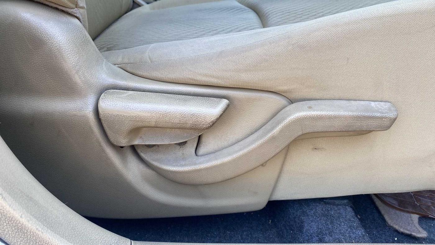 2015 Honda Amaze 1.2L I-VTEC S, Petrol, Manual, 75,568 km, Driver Side Adjustment Panel