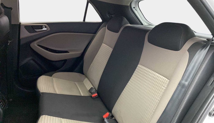 2019 Hyundai Elite i20 MAGNA PLUS 1.2, Petrol, Manual, 36,197 km, Right Side Rear Door Cabin