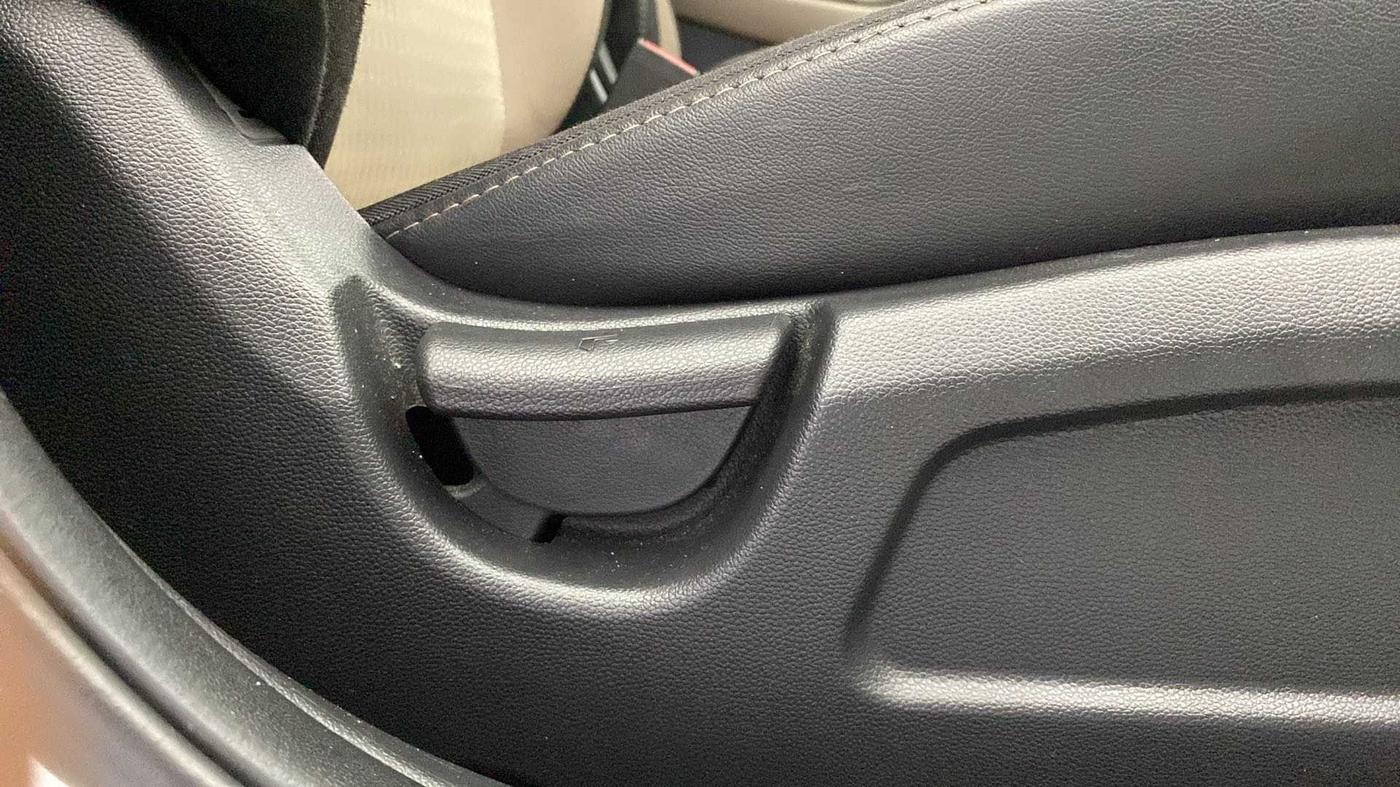 2019 Hyundai Elite i20 MAGNA PLUS 1.2, Petrol, Manual, 36,197 km, Driver Side Adjustment Panel