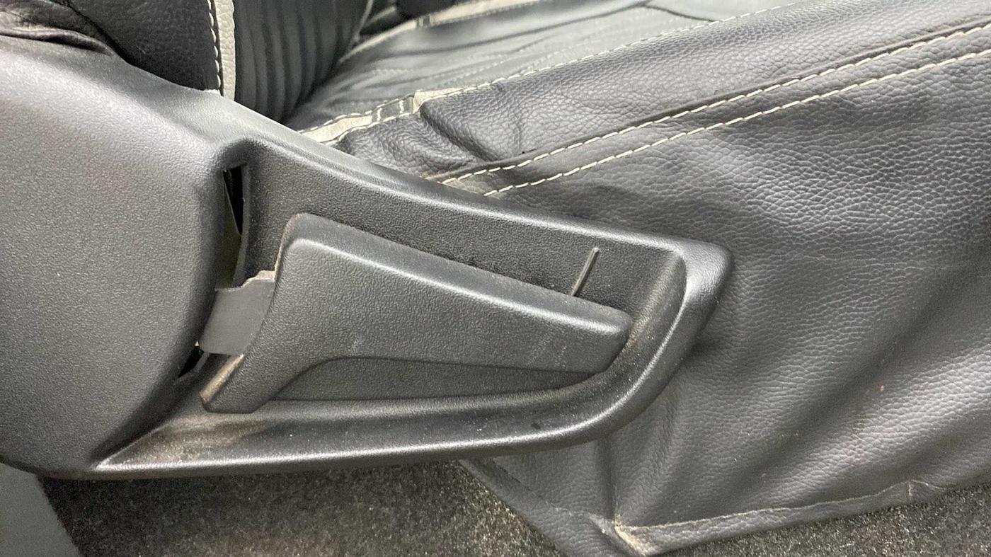 2021 Maruti S PRESSO VXI+, CNG, Manual, 26,875 km, Driver Side Adjustment Panel