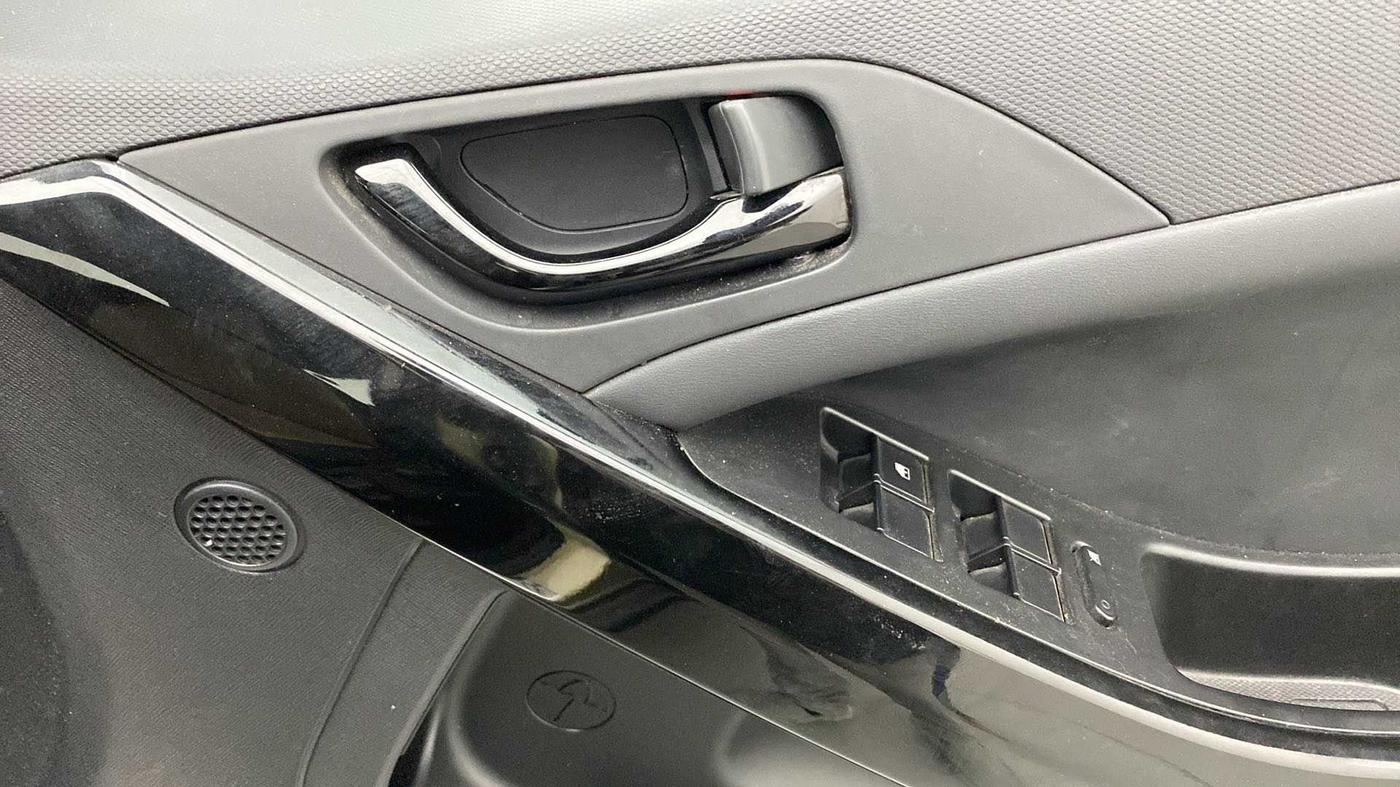 2022 Tata NEXON XZA PLUS (O) PETROL DUAL TONE, Petrol, Automatic, 24,629 km, Driver Side Door Panels Control