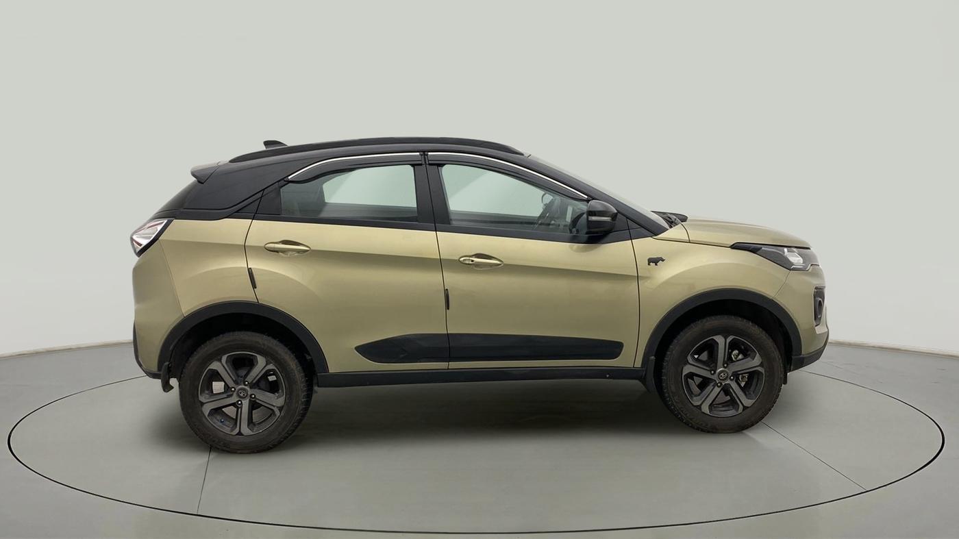 2022 Tata NEXON XZA PLUS (O) PETROL DUAL TONE, Petrol, Automatic, 24,629 km, Right Side View