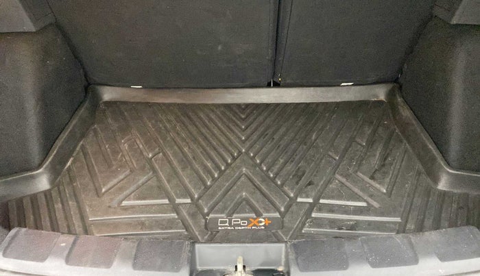 2022 Tata NEXON XZA PLUS (O) PETROL DUAL TONE, Petrol, Automatic, 24,629 km, Boot Inside