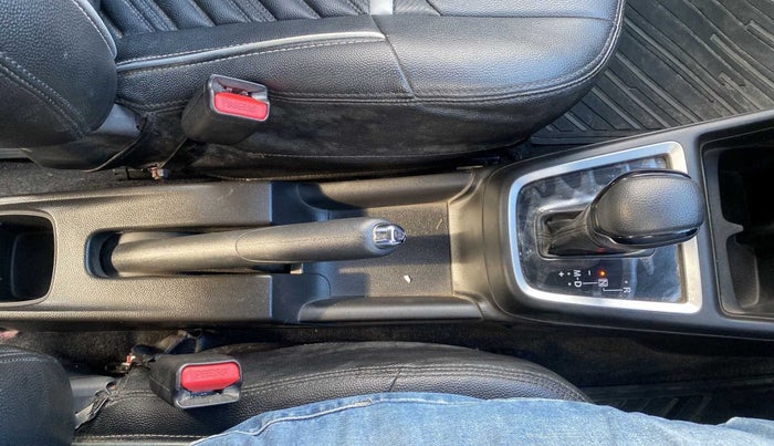 2018 Maruti Swift VXI AMT, Petrol, Automatic, 1,861 km, Gear Lever