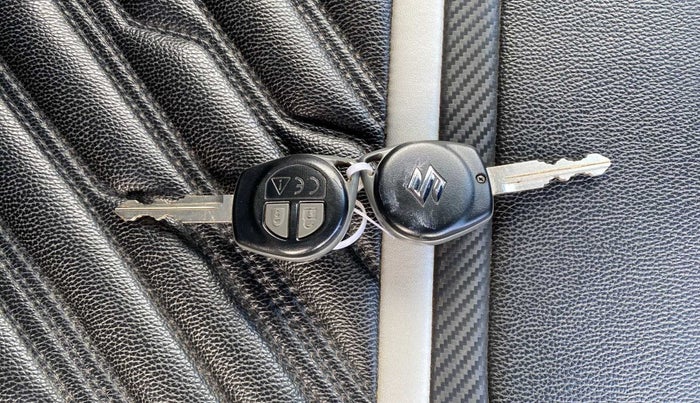 2018 Maruti Swift VXI AMT, Petrol, Automatic, 1,861 km, Key Close Up