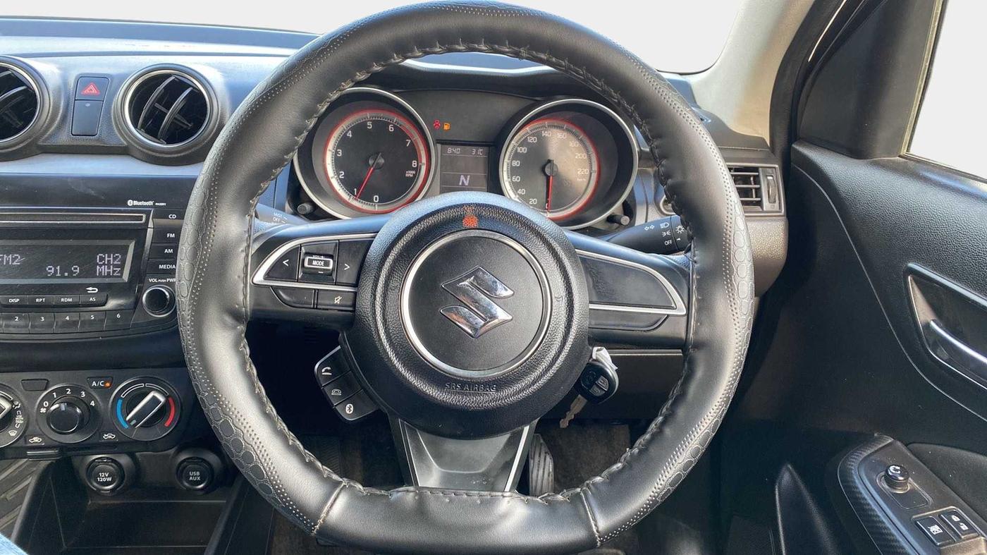 2018 Maruti Swift VXI AMT, Petrol, Automatic, 1,861 km, Steering Wheel Close Up
