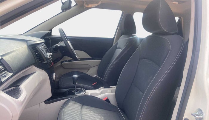 2021 Mahindra XUV300 W6 1.2 PETROL AMT, Petrol, Automatic, 7,897 km, Right Side Front Door Cabin
