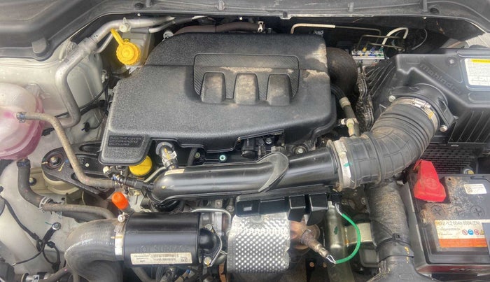 2021 Mahindra XUV300 W6 1.2 PETROL AMT, Petrol, Automatic, 7,897 km, Open Bonet