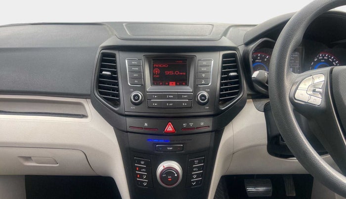 2021 Mahindra XUV300 W6 1.2 PETROL AMT, Petrol, Automatic, 7,897 km, Air Conditioner