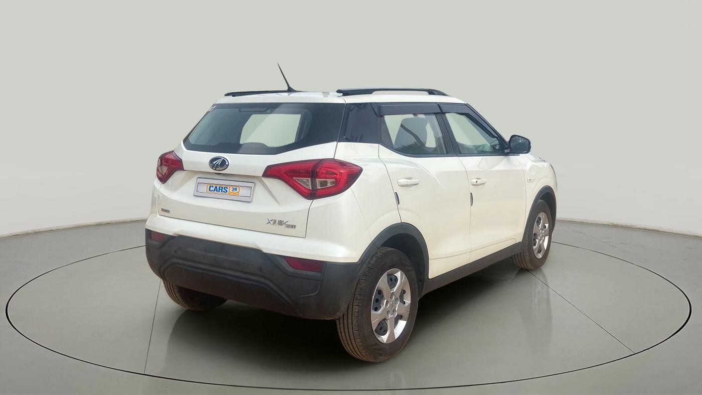 2021 Mahindra XUV300 W6 1.2 PETROL AMT, Petrol, Automatic, 7,897 km, Right Back Diagonal