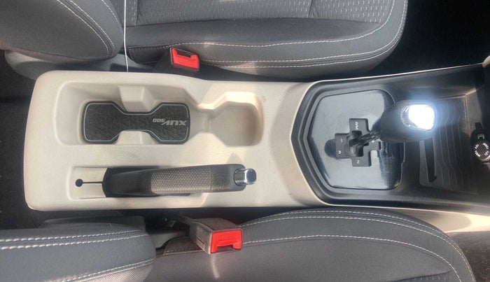 2021 Mahindra XUV300 W6 1.2 PETROL AMT, Petrol, Automatic, 7,897 km, Gear Lever