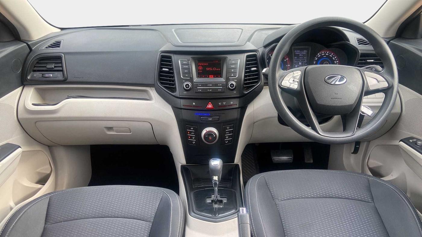 2021 Mahindra XUV300 W6 1.2 PETROL AMT, Petrol, Automatic, 7,897 km, Dashboard