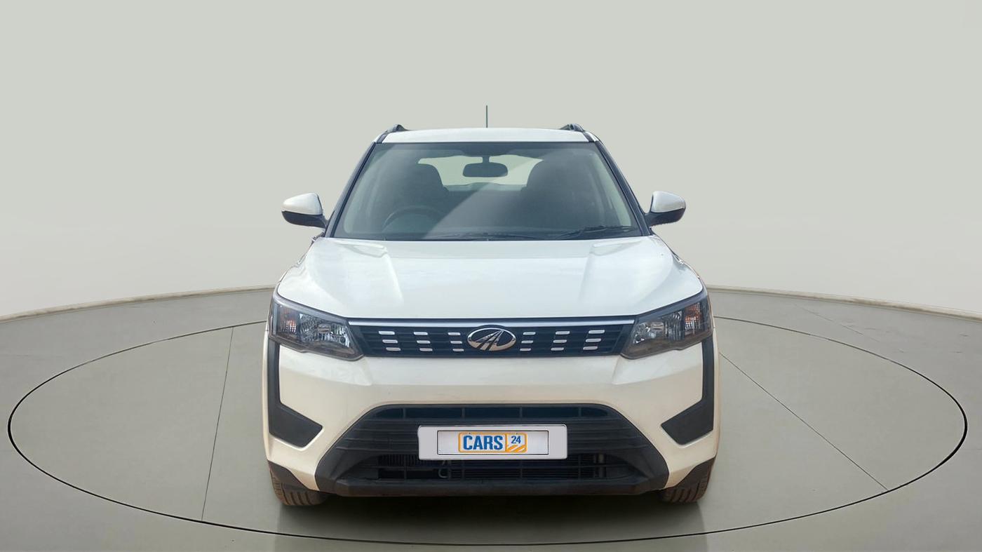 2021 Mahindra XUV300 W6 1.2 PETROL AMT, Petrol, Automatic, 7,897 km, Front