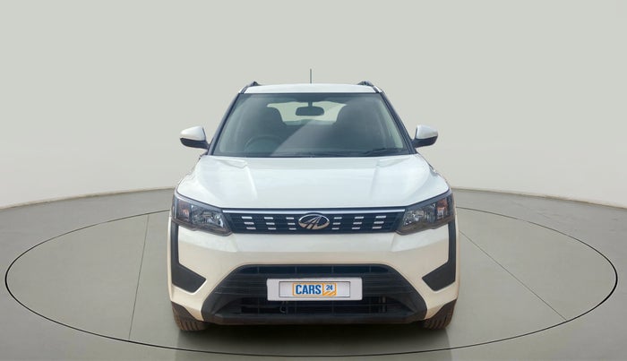 2021 Mahindra XUV300 W6 1.2 PETROL AMT, Petrol, Automatic, 7,897 km, Front