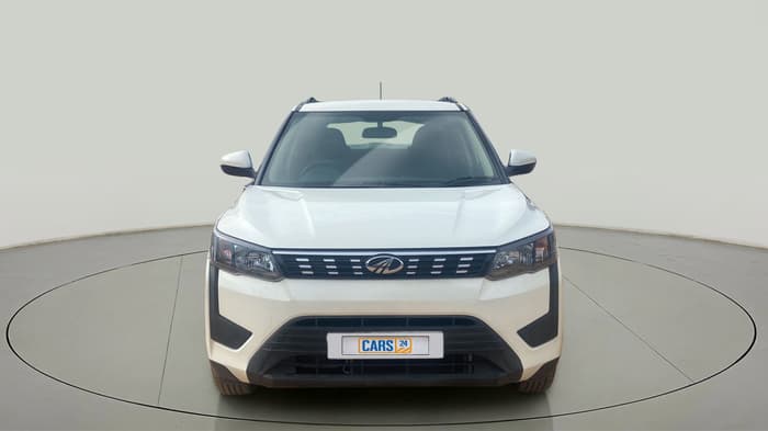 2021 Mahindra XUV300 W6 1.2 PETROL AMT, Petrol, Automatic, 7,897 km, Front
