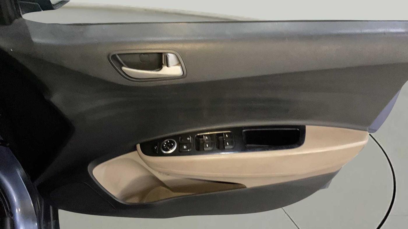 2015 Hyundai Grand i10 ASTA AT 1.2 KAPPA VTVT, Petrol, Automatic, 63,287 km, Driver Side Door Panels Control
