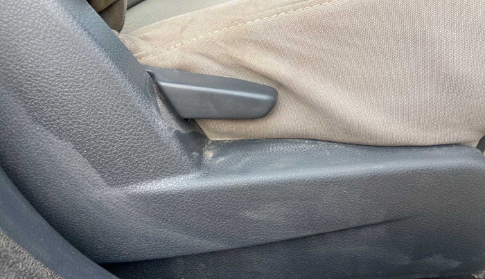 2015 Renault Duster 85 PS RXL DIESEL, Diesel, Manual, 67,527 km, Driver Side Adjustment Panel