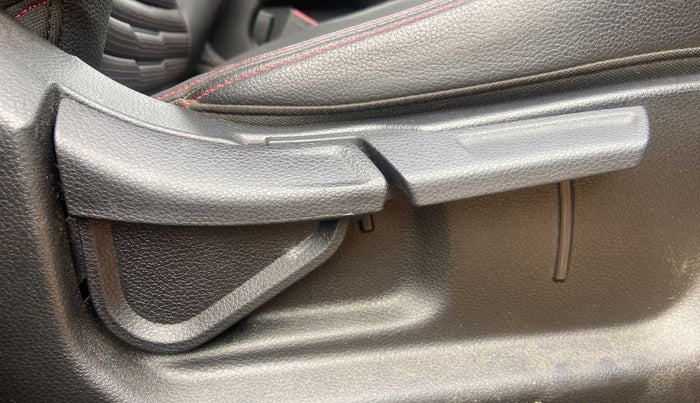 2021 KIA SONET GTX PLUS 1.5 AT, Diesel, Automatic, 28,119 km, Driver Side Adjustment Panel