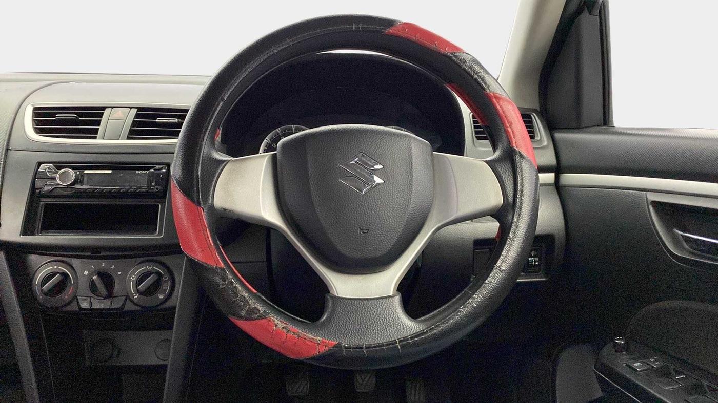 2013 Maruti Swift VXI, Petrol, Manual, 42,891 km, Steering Wheel Close Up
