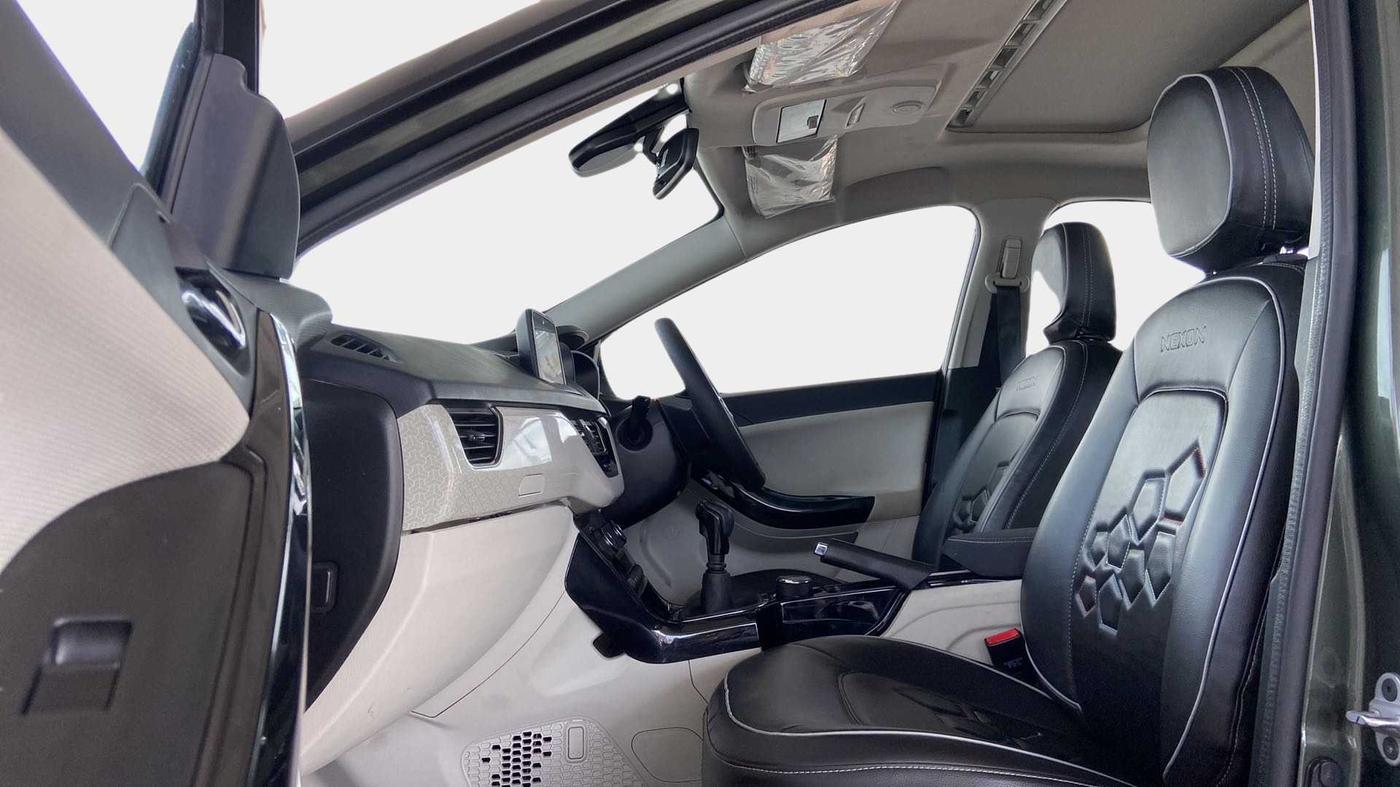 2023 Tata NEXON XZ PLUS DIESEL SUNROOF, Diesel, Manual, 21,181 km, Right Side Front Door Cabin