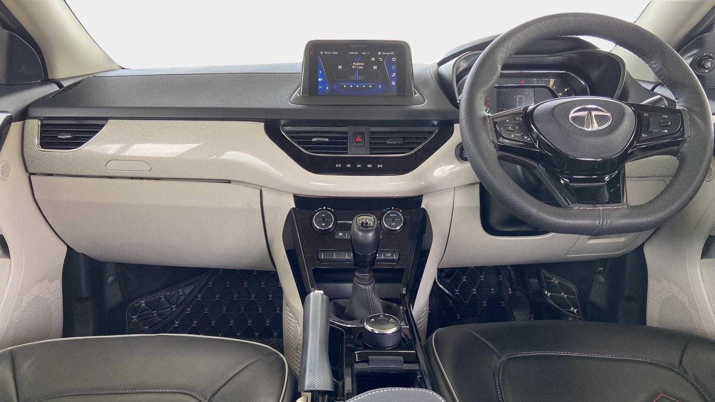2023 Tata NEXON XZ PLUS DIESEL SUNROOF, Diesel, Manual, 21,181 km, Dashboard