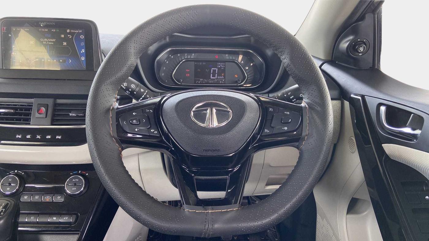 2023 Tata NEXON XZ PLUS DIESEL SUNROOF, Diesel, Manual, 21,181 km, Steering Wheel Close Up