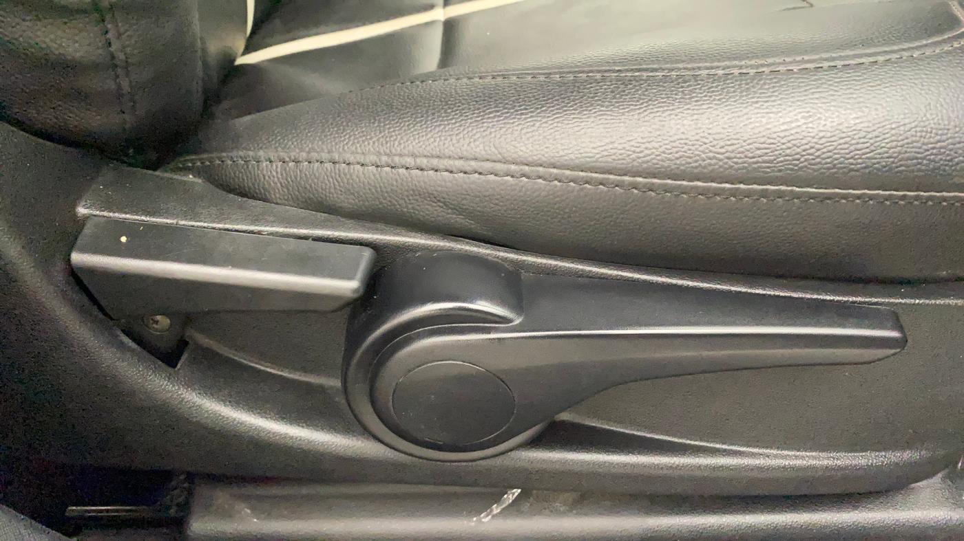 2018 Tata NEXON XZ PLUS DIESEL, Diesel, Manual, 51,869 km, Driver Side Adjustment Panel