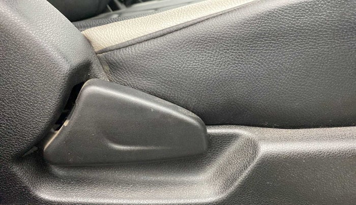 2020 Renault Kwid CLIMBER 1.0 AMT (O), Petrol, Automatic, 18,513 km, Driver Side Adjustment Panel