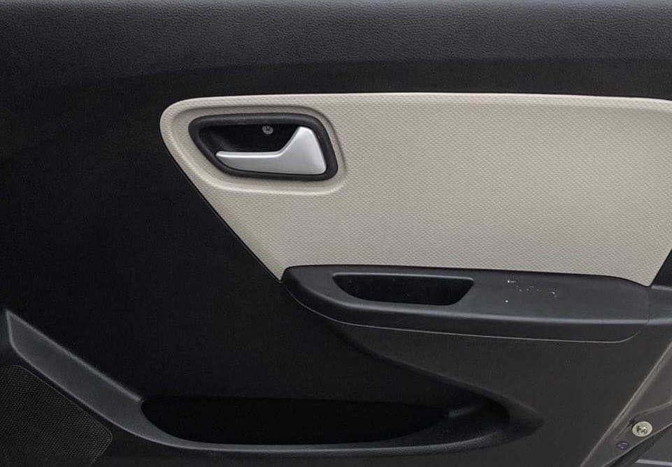 2022 Maruti Alto LXI OPT CNG, CNG, Manual, 24,720 km, Driver Side Door Panels Control