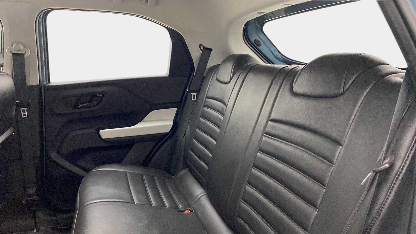2022 Tata PUNCH ACCOMPLISHED MT, Petrol, Manual, 27,618 km, Right Side Rear Door Cabin