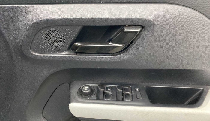 2022 Tata PUNCH ACCOMPLISHED MT, Petrol, Manual, 27,618 km, Driver Side Door Panels Control