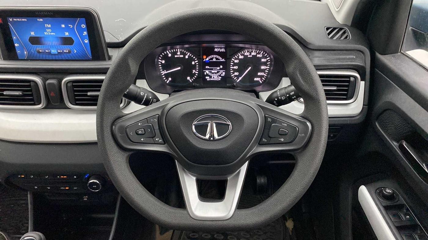 2022 Tata PUNCH ACCOMPLISHED MT, Petrol, Manual, 27,618 km, Steering Wheel Close Up