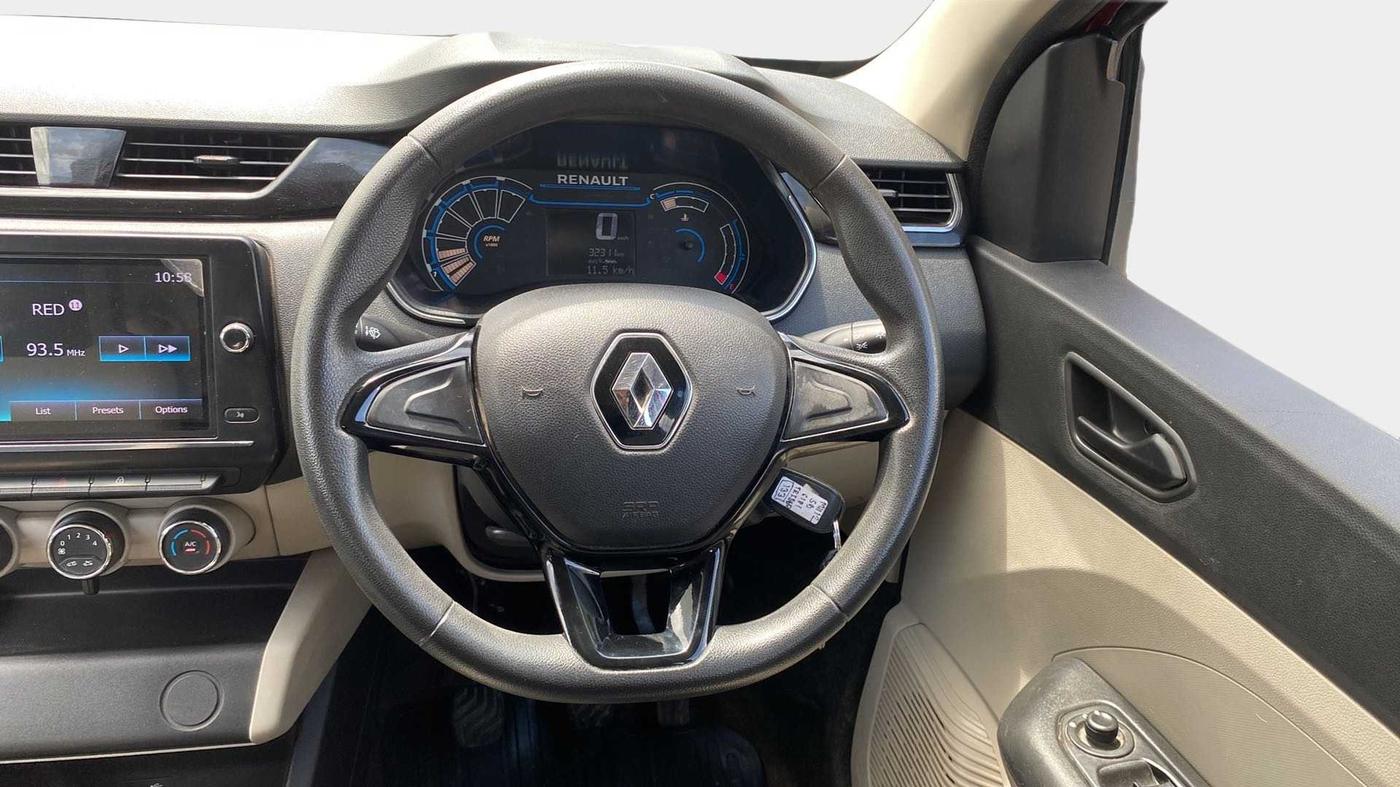 2020 Renault TRIBER RXT, Petrol, Manual, 32,288 km, Steering Wheel Close Up