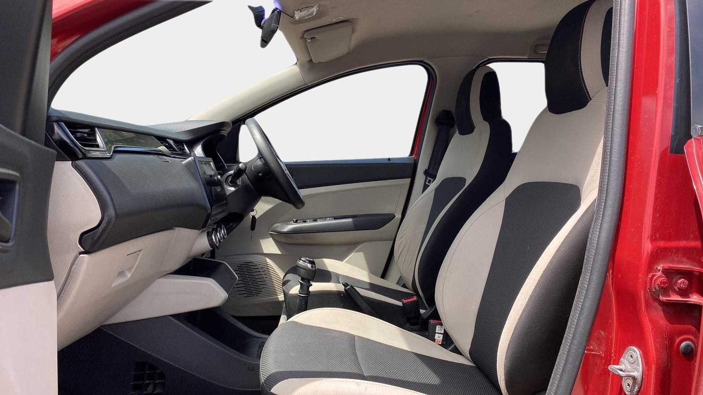 2020 Renault TRIBER RXT, Petrol, Manual, 32,288 km, Right Side Front Door Cabin
