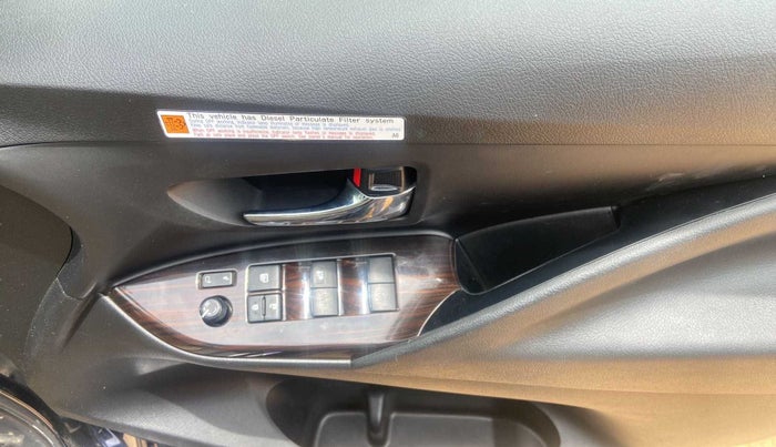 2021 Toyota Innova Crysta 2.4 GX AT 8 STR, Diesel, Automatic, 13,890 km, Driver Side Door Panels Control