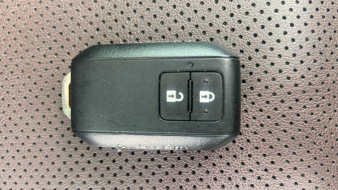 2022 Maruti Grand Vitara ALPHA SMART HYBRID ALLGRIP, Petrol, Manual, 14,358 km, Key Close Up