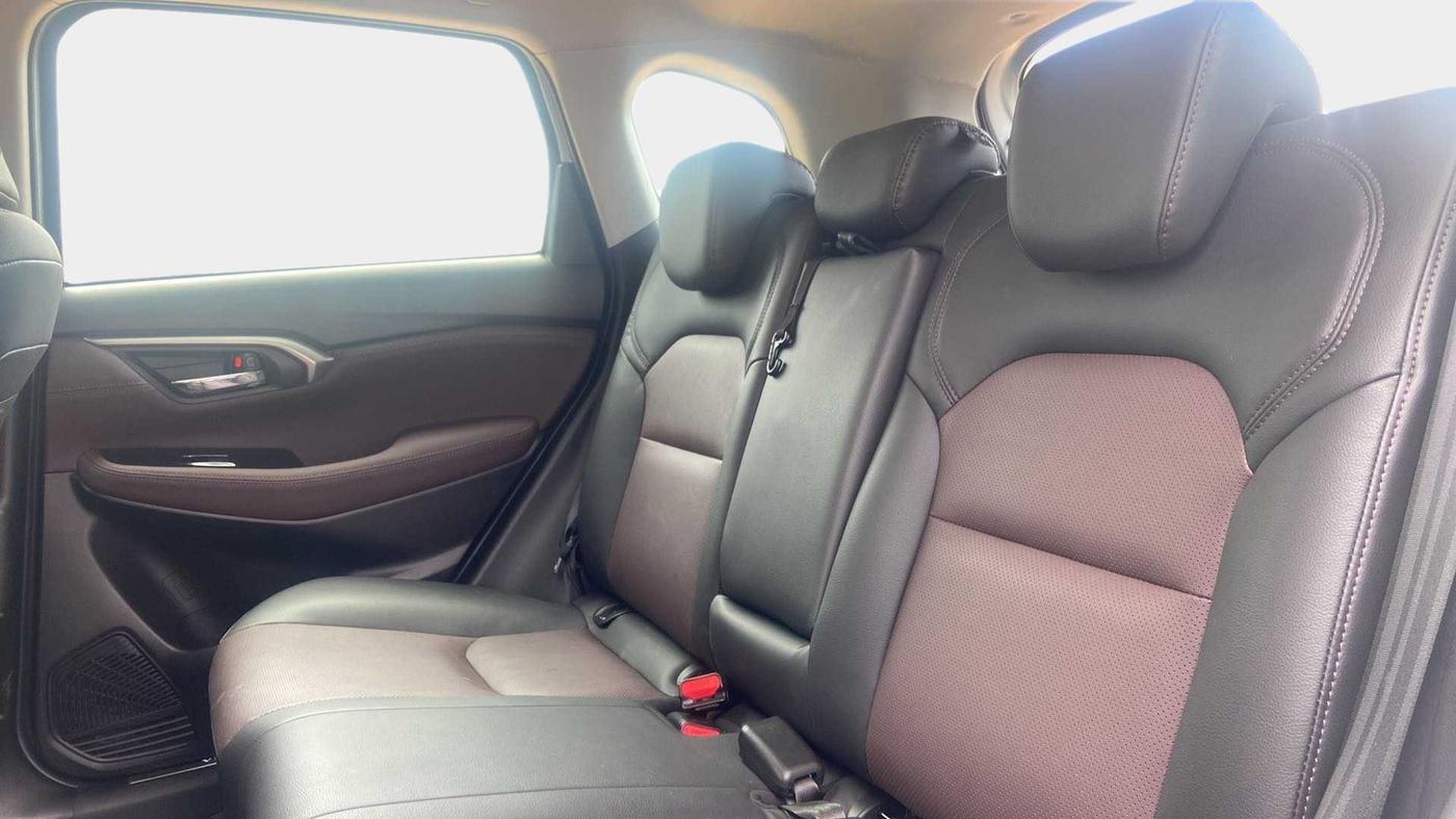 2022 Maruti Grand Vitara ALPHA SMART HYBRID ALLGRIP, Petrol, Manual, 14,358 km, Right Side Rear Door Cabin